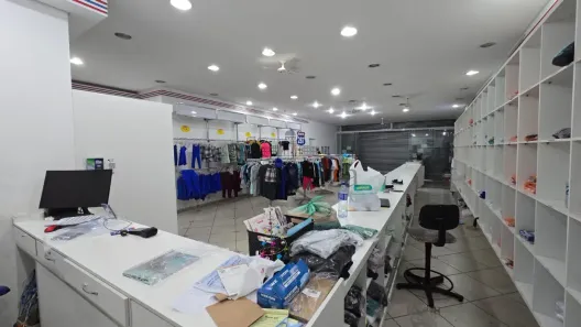 Imóvel Comercial para alugar, 300m² no Parque Industrial, São José dos Campos