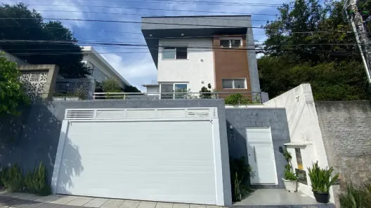 Casa com 4 Quartos à venda, 360m² no Agronômica, Florianópolis