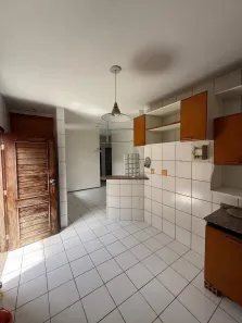 Casa de Condomínio com 3 Quartos para alugar, 180m² no Cohama, São Luís
