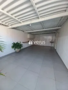 Casa com 3 Quartos para alugar, 150m² no Presidente Roosevelt, Uberlândia