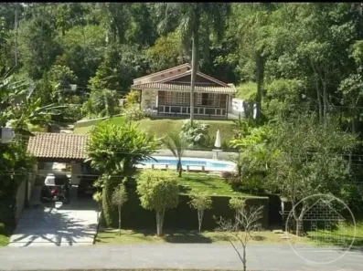 Casa com 3 Quartos à venda, 191m² no Centro, Embu-Guaçu
