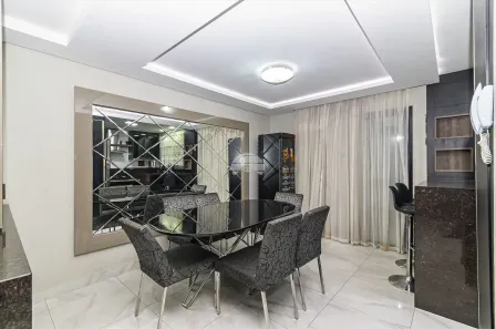 Sobrado com 4 Quartos à venda, 197m² no Boqueirão, Curitiba