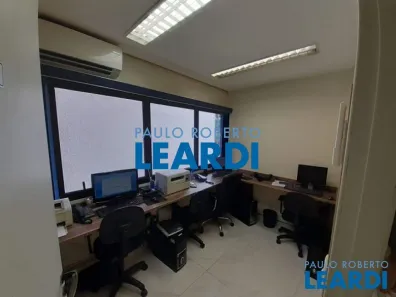 Sala Comercial à venda, 40m² no Liberdade, São Paulo