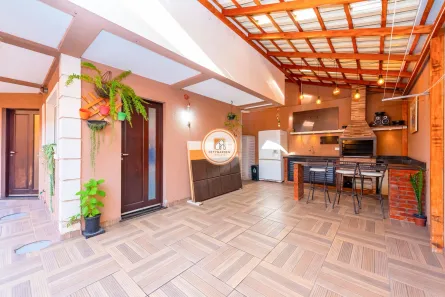 Casa de Condomínio com 4 Quartos à venda, 145m² no Guaíra, Curitiba