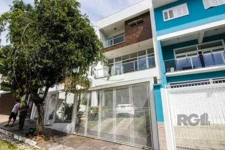 Casa com 3 Quartos à venda, 301m² no Teresópolis, Porto Alegre