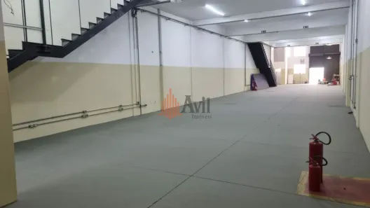 Imóvel Comercial para alugar, 800m² no Alphaville Industrial, Barueri