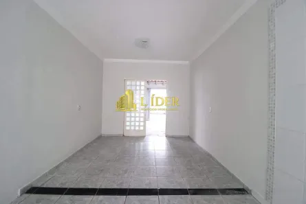 Casa com 2 Quartos para alugar, 70m² no Jardim Europa, Uberlândia
