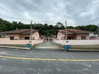 Casa com 3 Quartos para alugar, 69m² no Águas Claras, Brusque