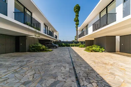 Sobrado com 3 Quartos à venda, 181m² no Novo Mundo, Curitiba