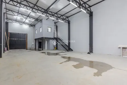 Galpão/Depósito/Armazém para alugar, 237m² no Santa Maria Goretti, Porto Alegre