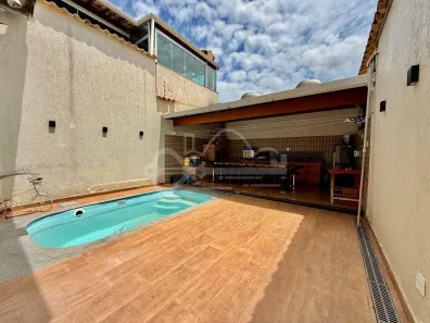 Casa com 3 Quartos à venda, 158m² no Santa Amélia, Belo Horizonte