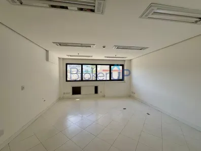 Sala Comercial para alugar, 40m² no Três Figueiras, Porto Alegre
