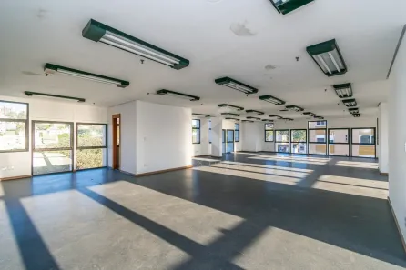 Prédio Comercial para alugar, 6286m² no Menino Deus, Porto Alegre