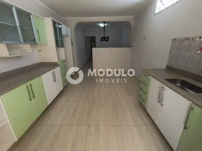Casa com 3 Quartos para alugar, 170m² no Martins, Uberlândia
