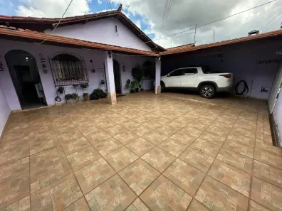 Casa com 3 Quartos à venda, 200m² no Tirol (Barreiro), Belo Horizonte