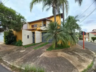 Casa com 3 Quartos à venda, 254m² no Jardim Cardinalli, São Carlos