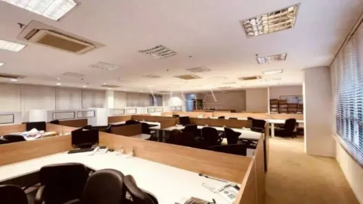 Sala Comercial para alugar, 240m² no Alphaville Conde I, Barueri