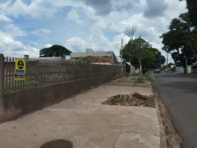 Lote/Terreno à venda, 351m² no Jardim da Glória, Maringá