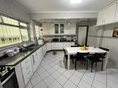 Sobrado com 4 Quartos à venda, 180m² no Jardim Carlu, São Paulo