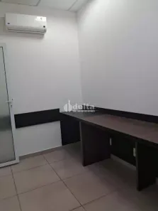 Ponto Comercial para alugar, 400m² no Cazeca, Uberlândia