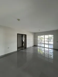 Apartamento com 3 Quartos para alugar, 218m² no Jardim Novo Oásis, Maringá