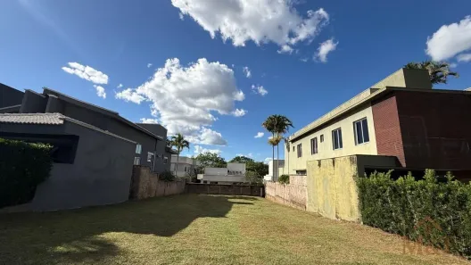 Lote/Terreno à venda, 381m² no Jardins Valência, Goiânia