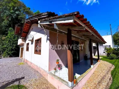 Casa com 2 Quartos para alugar, 130m² no Azambuja, Brusque
