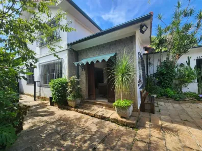 Casa com 4 Quartos à venda, 10m² no Mosela, Petrópolis