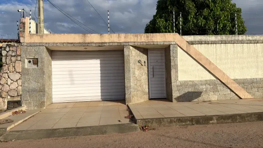 Casa com 3 Quartos à venda, 200m² no Pitimbu, Natal