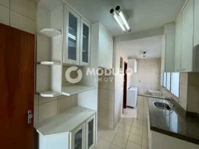 Apartamento com 2 Quartos para alugar, 79m² no Osvaldo Rezende, Uberlândia