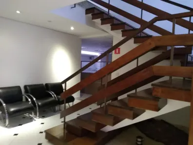 com 10 Quartos para alugar, 513m² no Jardim Everest, São Paulo