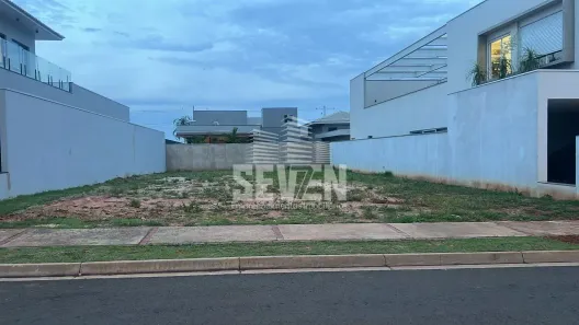 Lote/Terreno à venda, 420m² no Residencial Estoril Premium, Bauru