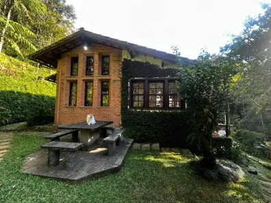 Casa com 3 Quartos à venda, 200m² no Fazenda Inglesa, Petrópolis