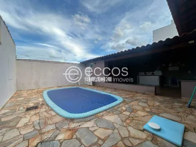 Casa com 3 Quartos à venda, 155m² no Jardim Patrícia, Uberlândia
