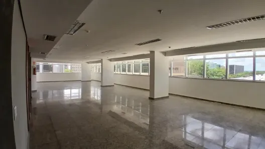 Sala Comercial para alugar, 228m² no Asa Sul, Brasília
