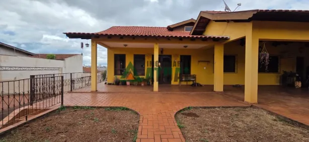 Casa com 3 Quartos à venda, 234m² no Santa Mônica, Londrina