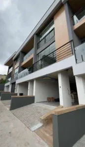 Casa de Condomínio com 2 Quartos à venda, 134m² no Valparaíso, Petrópolis