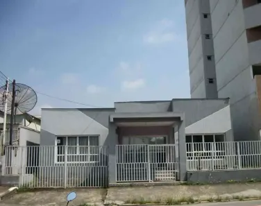 Imóvel Comercial com 3 Quartos à venda, 240m² no Vila Julieta, Resende