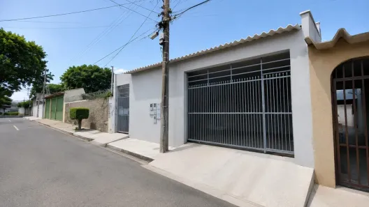 Casa com 5 Quartos à venda, 200m² no Setor União, Goiânia