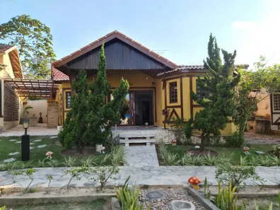 Casa de Condomínio com 5 Quartos à venda, 180m² no ,
