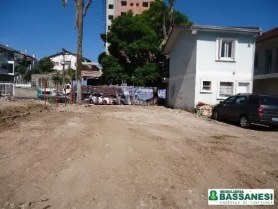 Lote/Terreno para alugar, 1750m² no São Pelegrino, Caxias do Sul
