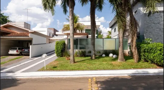 Casa de Condomínio com 4 Quartos à venda, 270m² no Jardins Madri, Goiânia