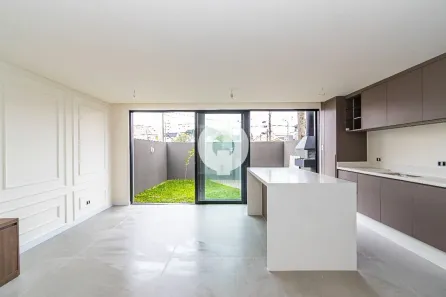 Sobrado com 3 Quartos à venda, 169m² no Guabirotuba, Curitiba