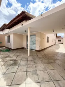 Casa com 4 Quartos à venda, 180m² no Centro, Vitória da Conquista