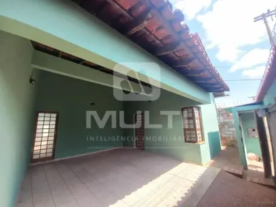 Casa com 3 Quartos à venda, 220m² no Presidente Roosevelt, Uberlândia