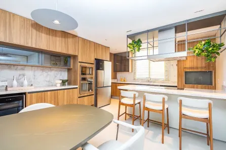 Apartamento com 3 Quartos à venda, 183m² no Hugo Lange, Curitiba
