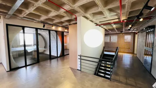 Sala Comercial para alugar, 1000m² no Mirandópolis, São Paulo