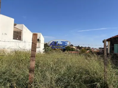 Lote/Terreno à venda, 300m² no Jardim Marília, Marília