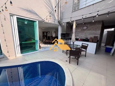 Casa de Condomínio com 4 Quartos para venda ou aluguel, 180m² no Bairro de Juquehy, São Sebastião