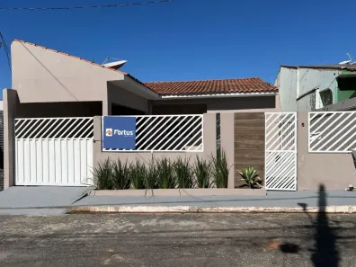 Casa com 3 Quartos à venda, 160m² no Jardim Universitário, Cuiabá